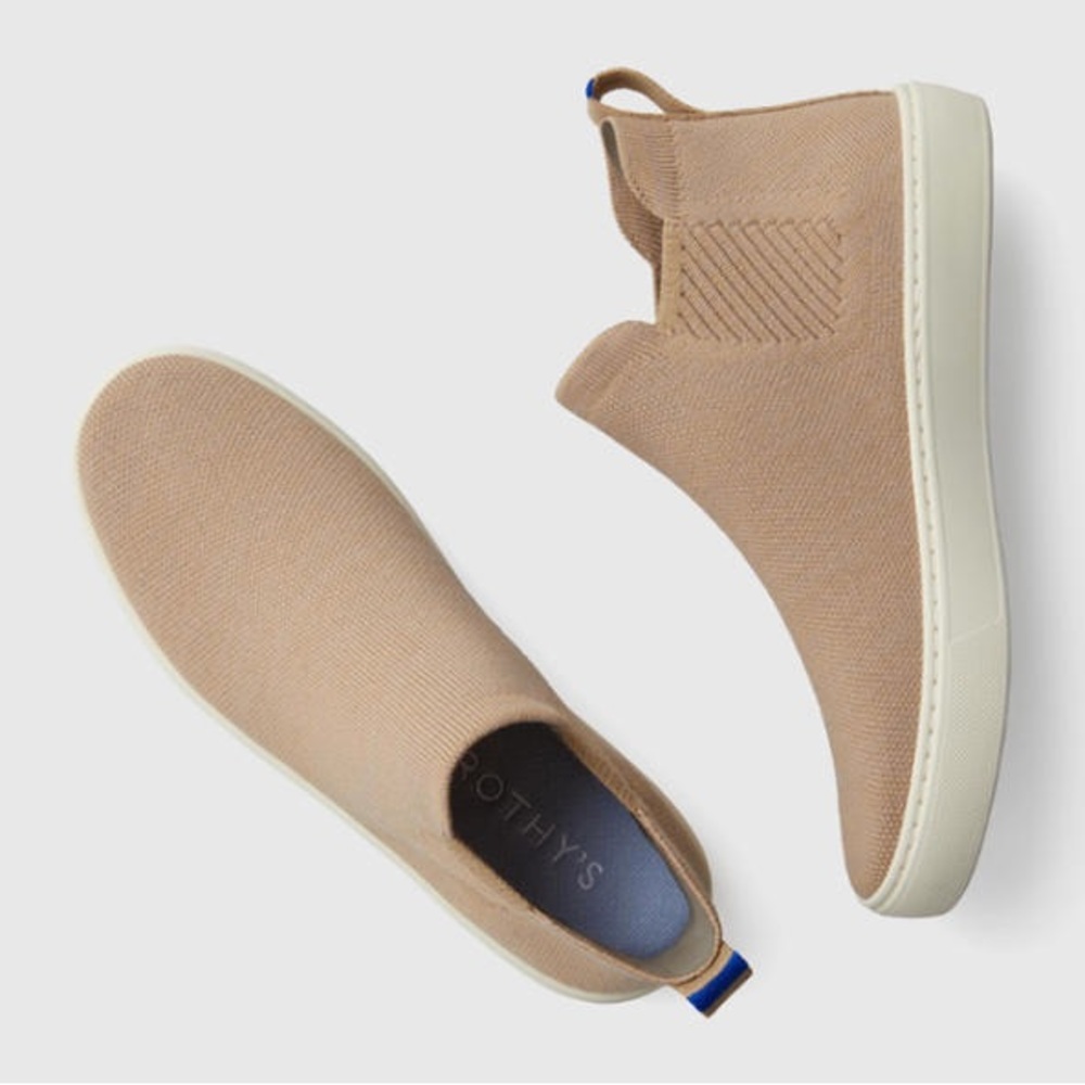 Rothys Chelsea Bootie in Merino Wool (Camel) size 8.5